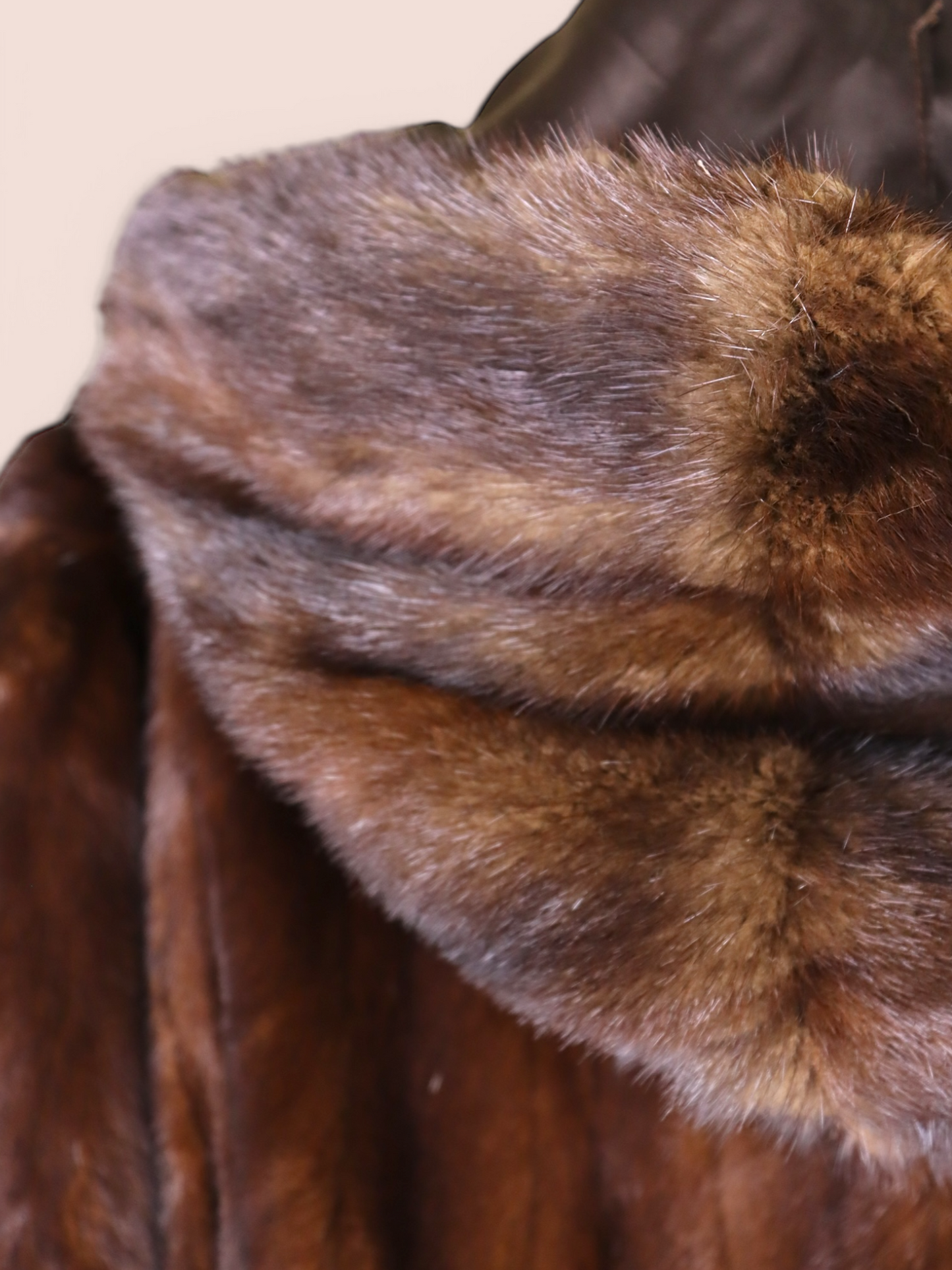 Pelliccia in Visone con Cappuccio | Vintage